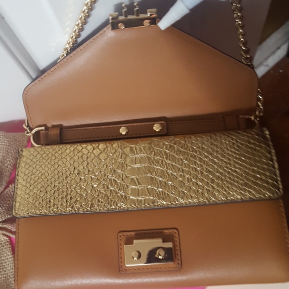 MK crossbody wallet purse on leather and gold chai - Picture 6 of 6